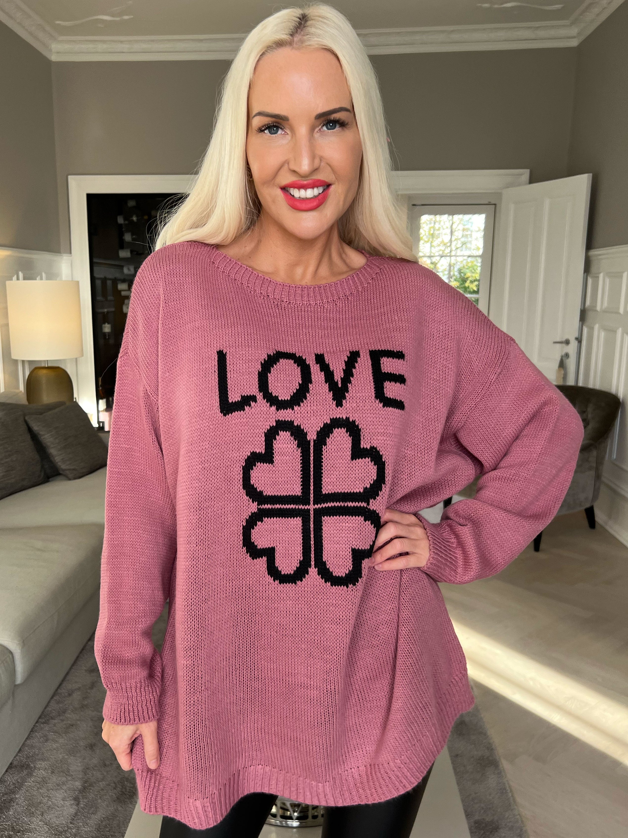 Mia - Stickad blus med fyrklövermotiv